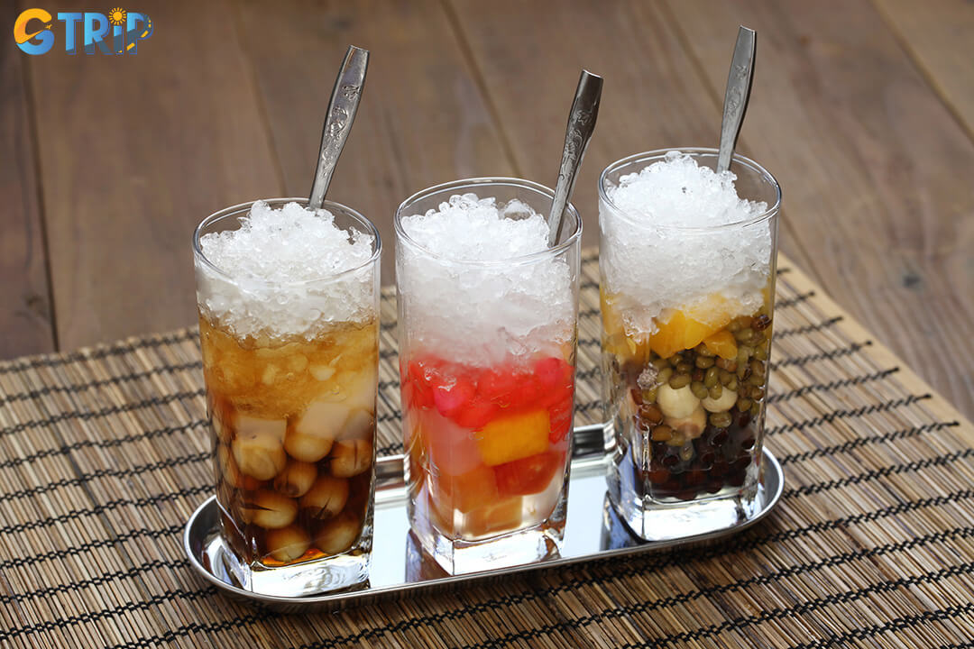 Che is Hanoi’s signature dessert, a versatile sweet soup or pudding made from beans, fruits, seeds, and rice, enjoyed hot or cold in countless delicious variations