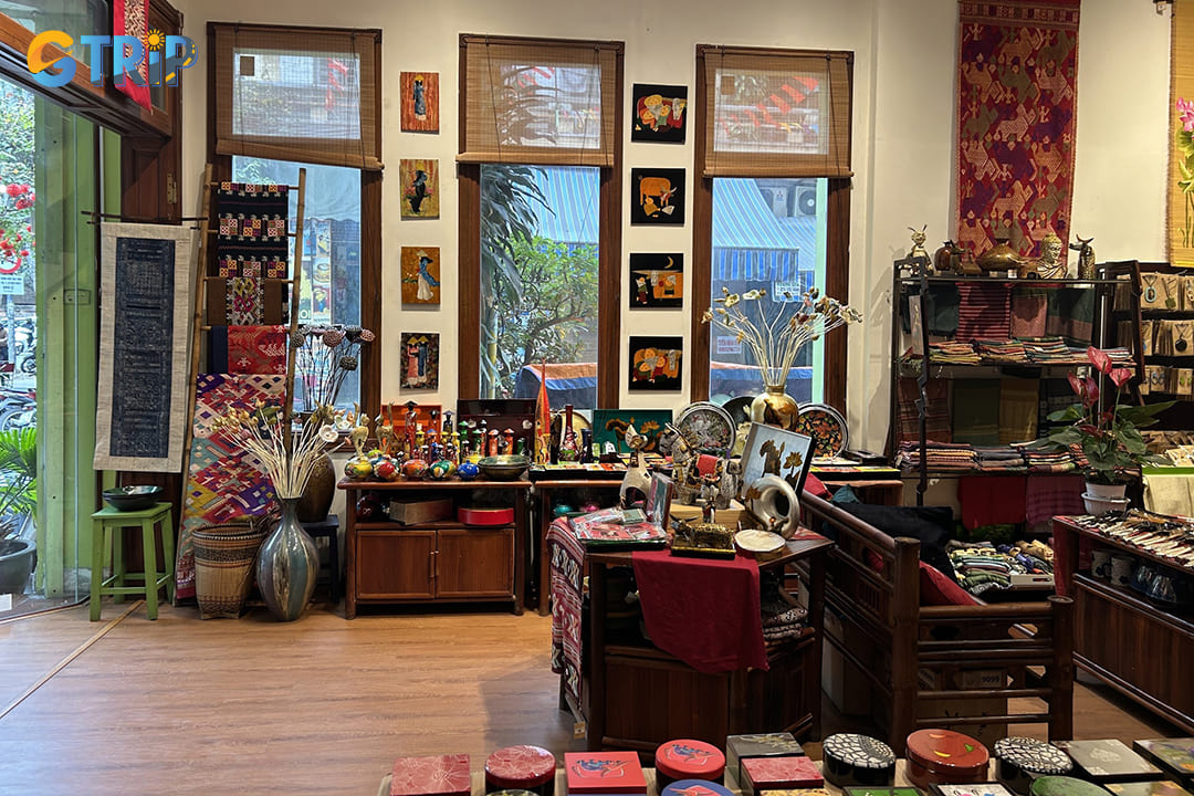 Craft Link in Hanoi offers fair-trade handicrafts from ethnic artisans, from handwoven textiles to do paper art, supporting tradition and social responsibility