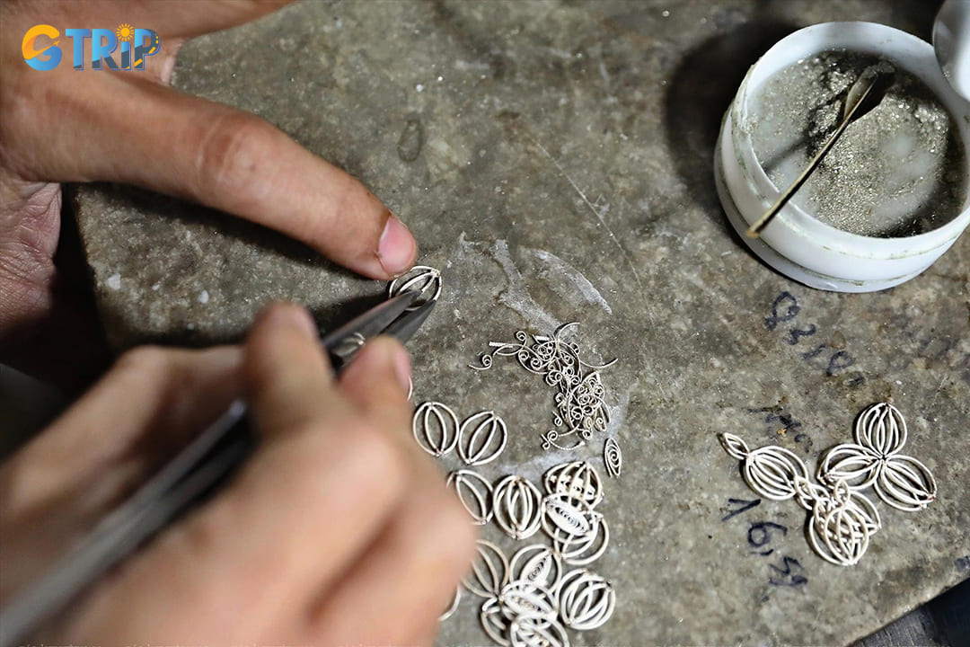 Dinh Cong Jewelry Village has crafted gold and silver masterpieces for over 1,000 years, famed for intricate filigree and timeless handmade designs