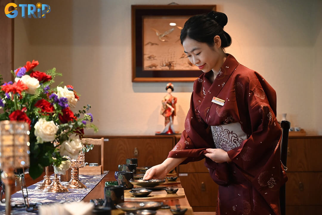 Hatoyama is a premier Japanese restaurant in Hanoi, famed for authentic sashimi, omakase sushi, seasonal specialties, and refined dining with private tatami rooms