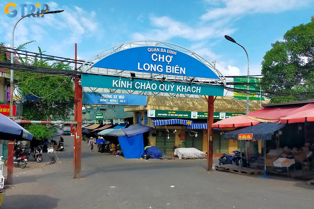 Long Bien Market, the largest wholesale market in Hanoi, offers a vibrant night atmosphere where commerce and culture blend into an authentic local experience