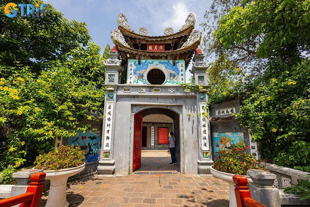 Ngoc Son Temple is a renowned 19th-century landmark honoring national heroes and embodying Hanoi’s cultural and spiritual heritage
