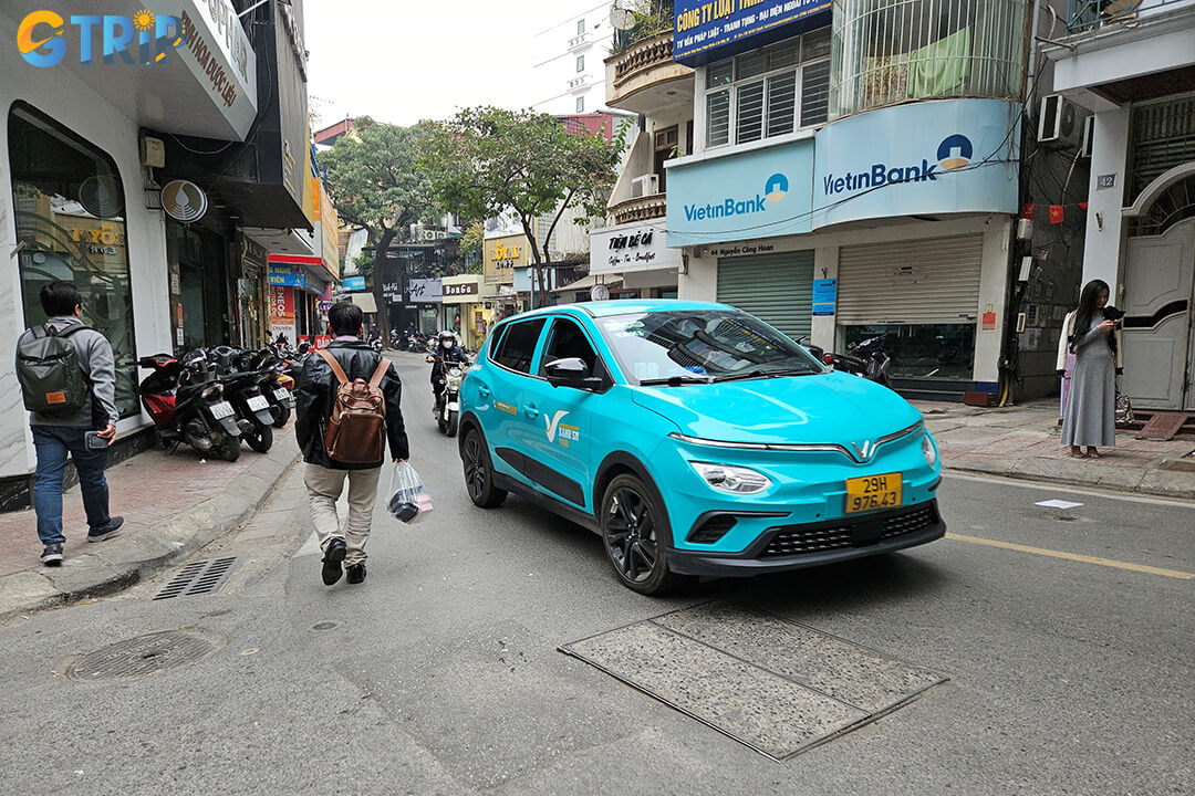Ride-hailing apps make Hanoi taxis easy, secure, and scam-free, while reputable companies remain a backup on the street