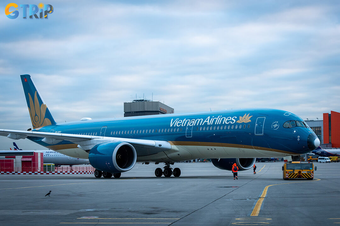 Simple to book and easy to reach, Hanoi’s domestic flights connect you nationwide via Noi Bai Airport