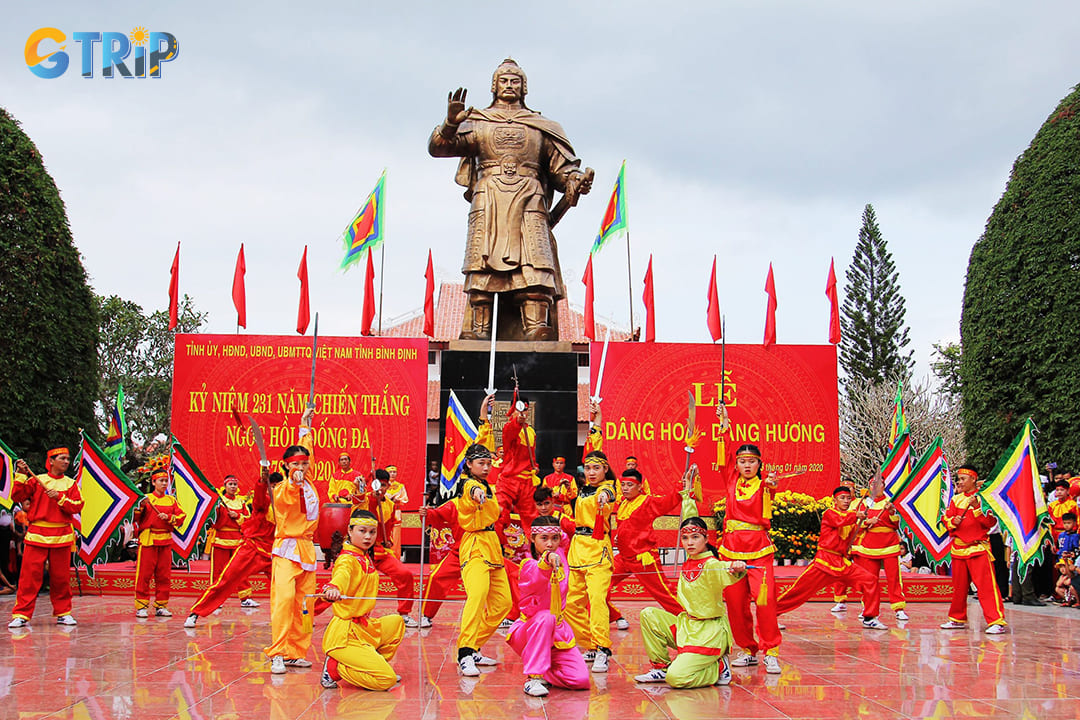 The Dong Da Festival in Hanoi honors King Quang Trung’s 1789 victory over the Qing dynasty with patriotic pride and cultural traditions at historic Dong Da Mound