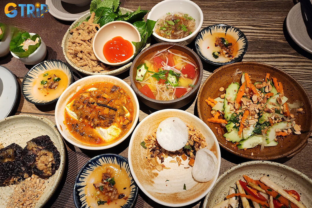 Vegito is a popular mid-range vegetarian buffet in Hai Ba Trung, offering a creative mix of Vietnamese and international-inspired dishes in a bright, contemporary setting
