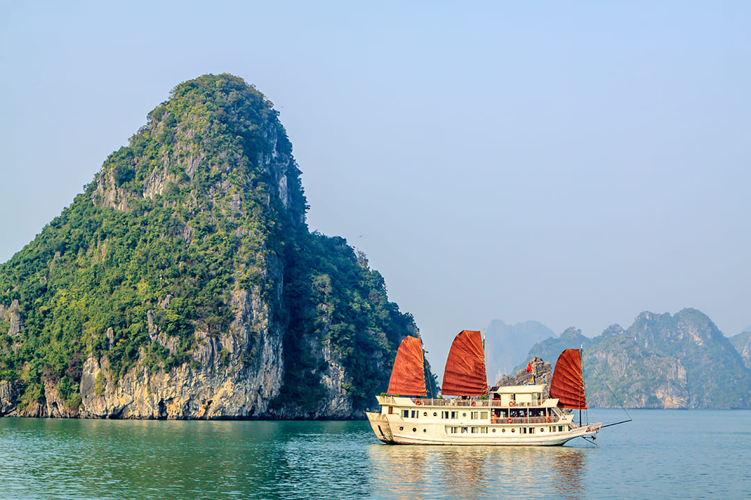 2 Days in Ha Long Bay: Itineraries & Travel Guide