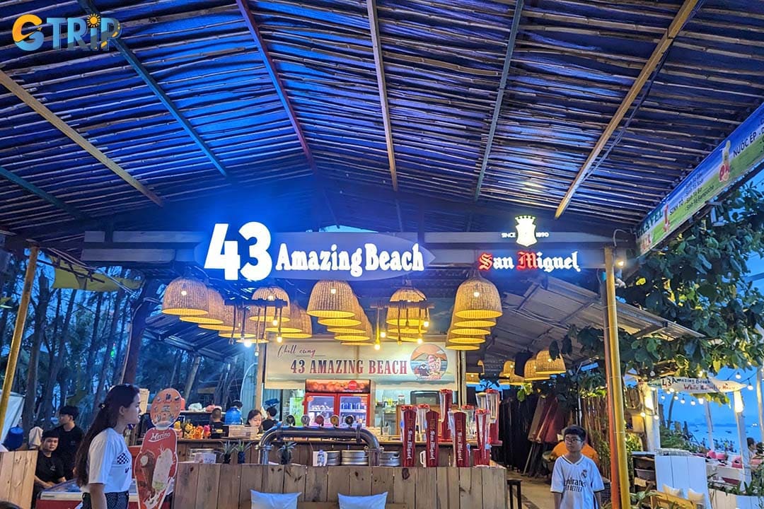 43 Amazing Beach Club is a casual local favorite on Nguyen Tat Thanh Street with sunset views and a scenic outlook toward Thuan Phuoc Bridge