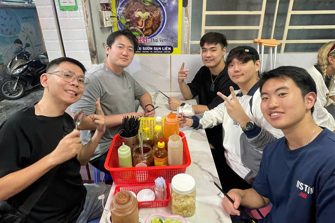 SAIGON'S AUTHENTIC CUISINE WITH AMERICAN FAMILY