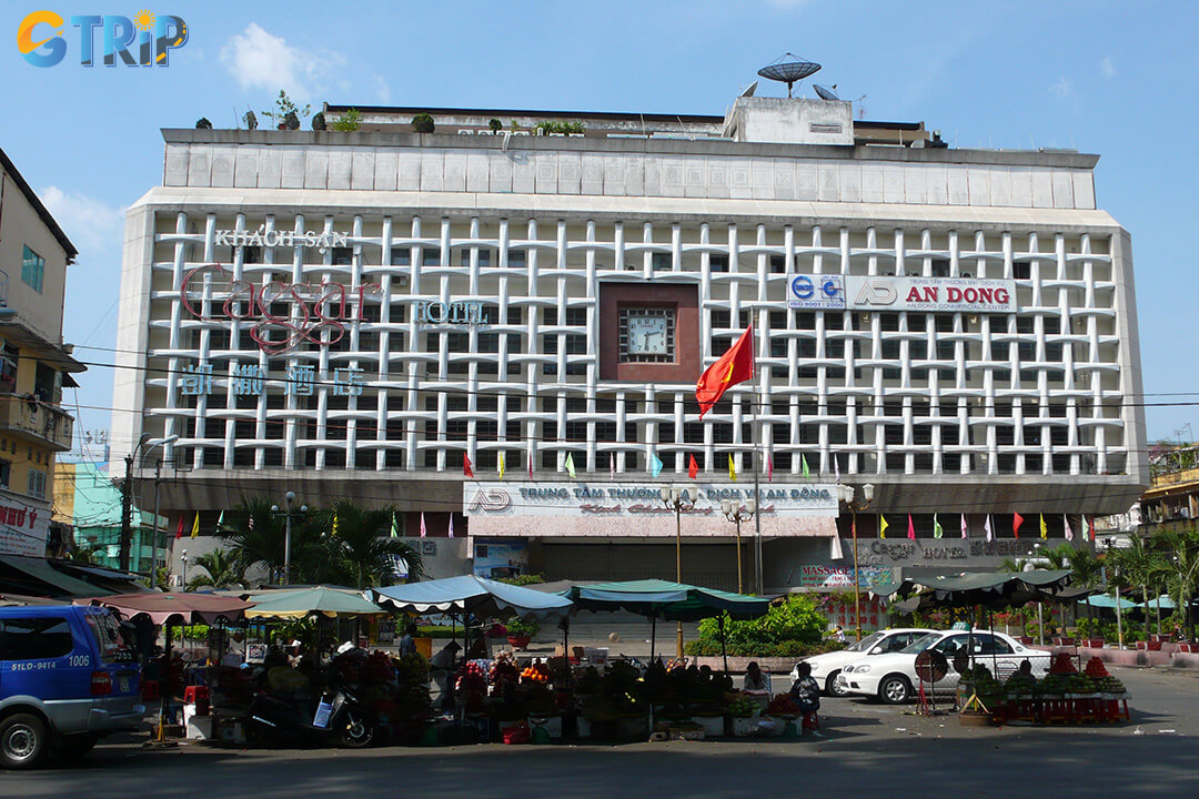 A bustling wholesale market best known for fabrics and textiles, offering an authentic glimpse into Ho Chi Minh City’s local trading life beyond tourist hotspots