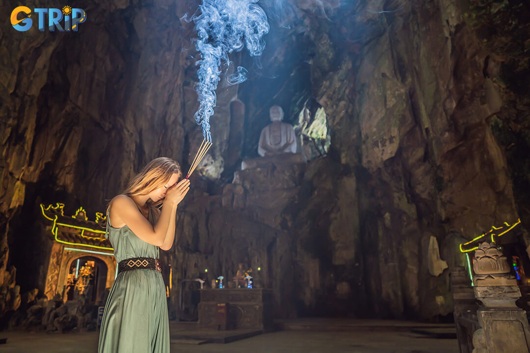 A few practical tips will help ensure a safe and rewarding visit to Huyen Khong Cave and the Marble Mountains