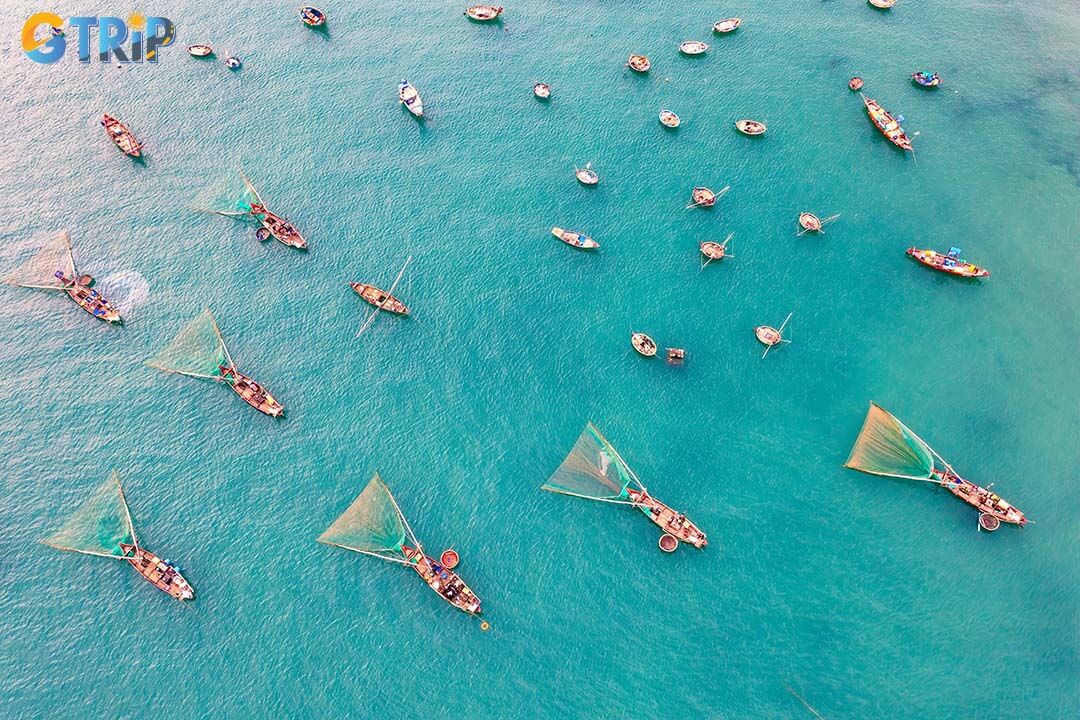 A little preparation goes a long way, protect yourself from the sun, stay hydrated, swim in lifeguarded zones, and go early to enjoy My Khe Beach