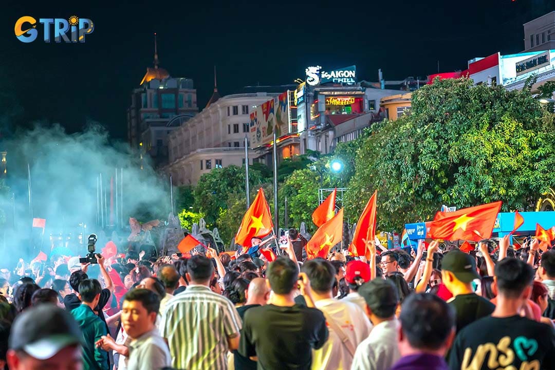 A lot of Saigonese celebrate the Reunification Day all day