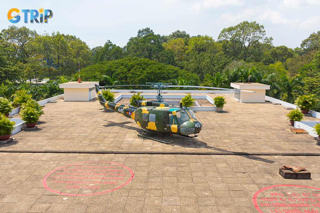 A notable feature is the rooftop helipad, highlighting its dual function as both a governmental headquarters and a strategic command center