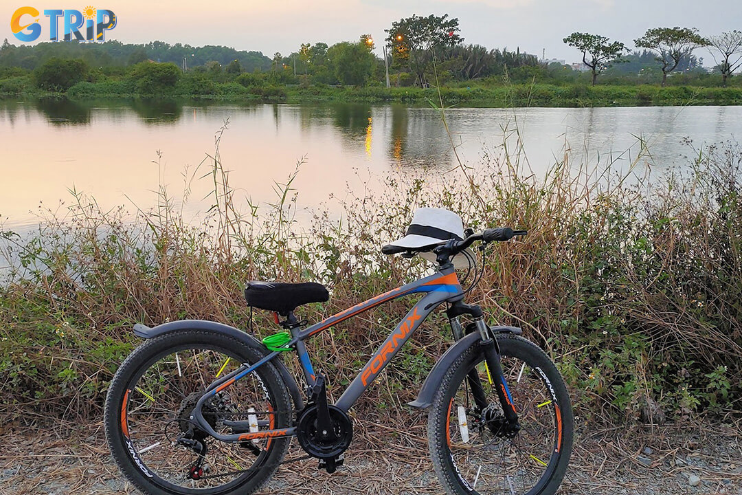 A peaceful, local cycling route along the Vam Thuat riverside, perfect for a relaxed ride away from the crowds