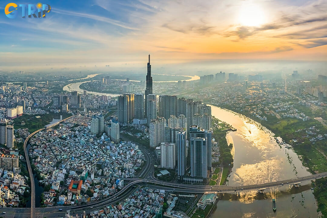 A rewarding month for flexible travelers, with cooler showers, greener scenery, fewer crowds, and vibrant September festivals