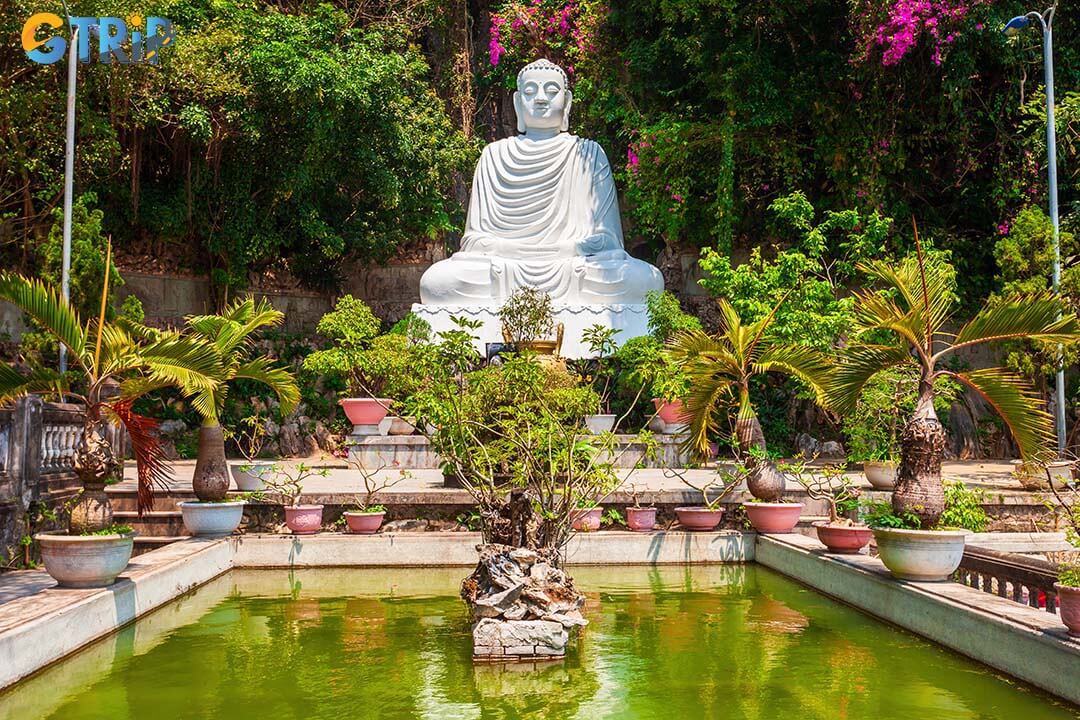 A serene escape from the city, Non Nuoc Pagoda invites visitors to slow down, breathe deeply, and find inner peace amid nature and sacred surroundings