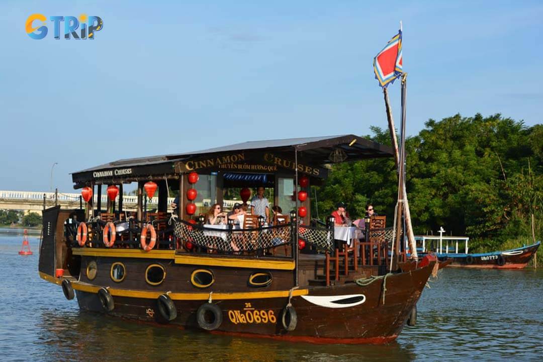 A sunset cruise on the Thu Bon River offers stunning views, a peaceful atmosphere, and a chance to take part in Hoi An’s iconic lantern release tradition