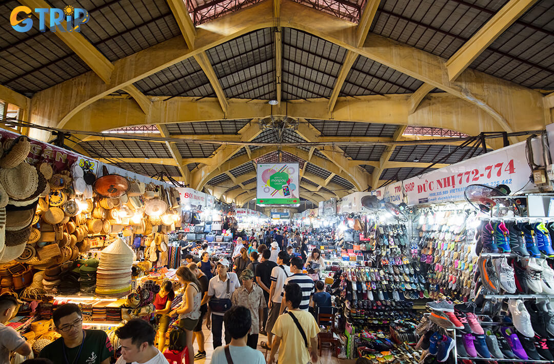 A timeless Saigon landmark, Ben Thanh Market buzzes with energy, offering everything from local crafts and coffee to street food