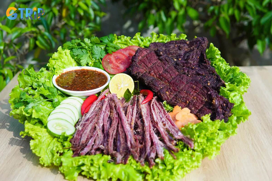 Ba Vi’s biodiverse forests provide a variety of wild vegetables, which are both nutritious and full of unique flavors