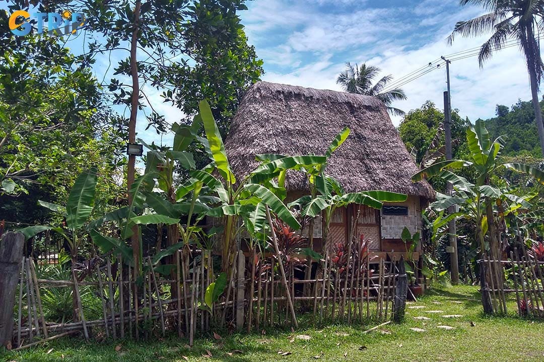 A visit to Bho Hoong Cultural Village transforms your nature trip into a rich cultural experience
