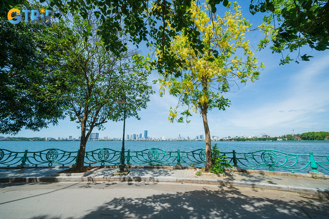 Accessing Hanoi's iconic West Lake is straightforward with multiple transportation options that suit different budgets and preferences