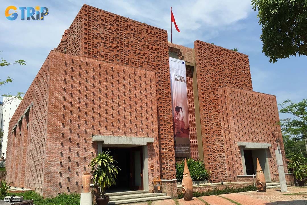 Admire creative terracotta artworks and experience the region’s long-standing pottery traditions at Thanh Ha Terracotta Park Museum