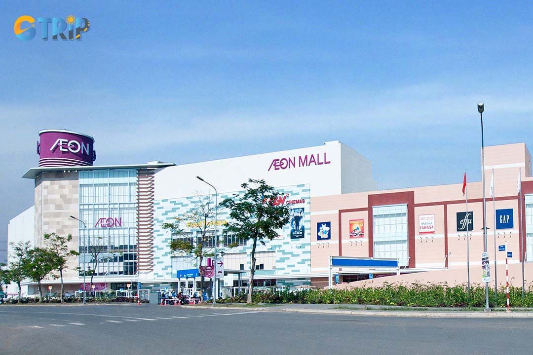 Aeon Mall Tan Phu Celadon is a massive shopping mall and also offers various amazing activities
