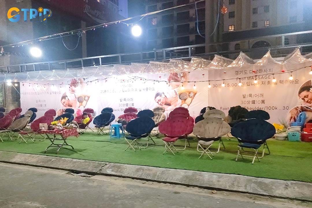 After a long day of sightseeing, enjoy an affordable, open-air foot massage right at the market, a simple local experience that soothes tired feet