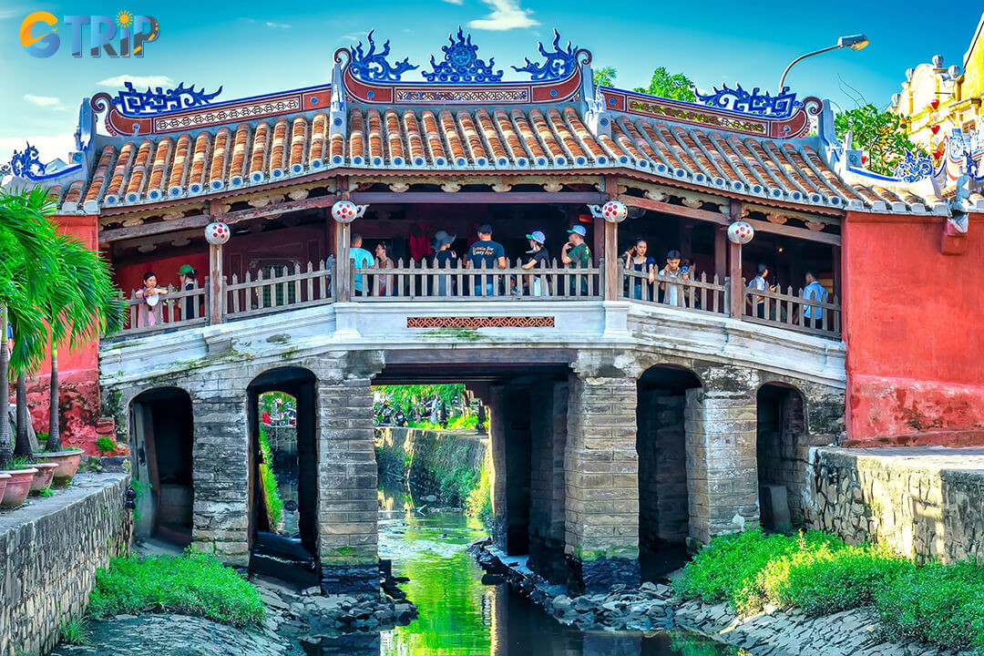 After visiting Tan Ky Old House, travelers can easily explore many nearby highlights of Hoi An Ancient Town
