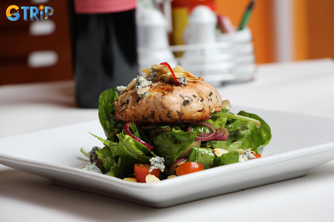 Al Fresco’s is a beloved Ho Chi Minh City eatery offering hearty Italian pizzas and pastas, Western comfort foods, and a fun, family-friendly dining experience