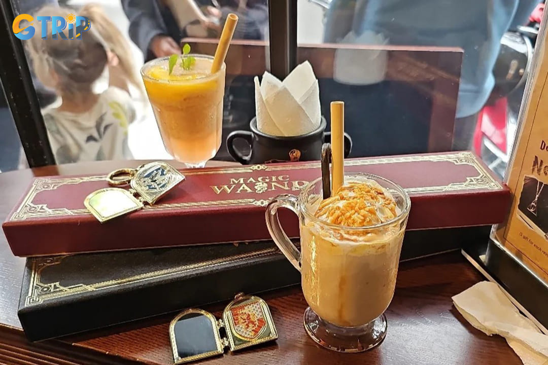 Always Cafe transports visitors into the magical world of wizards with its meticulously designed interior