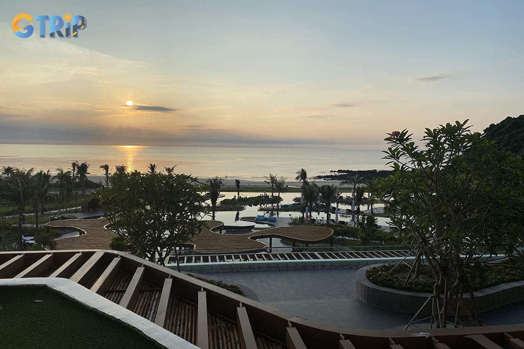 Angsana Quan Lan’s view to the beach