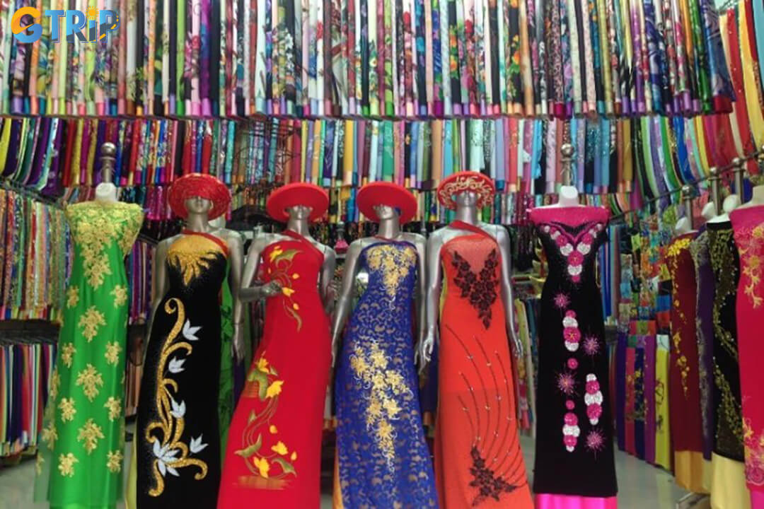 Ao Dai Shop Dem is a refined ao dai boutique recognized for its elegant, timeless designs, graceful silhouettes, and carefully selected premium fabrics