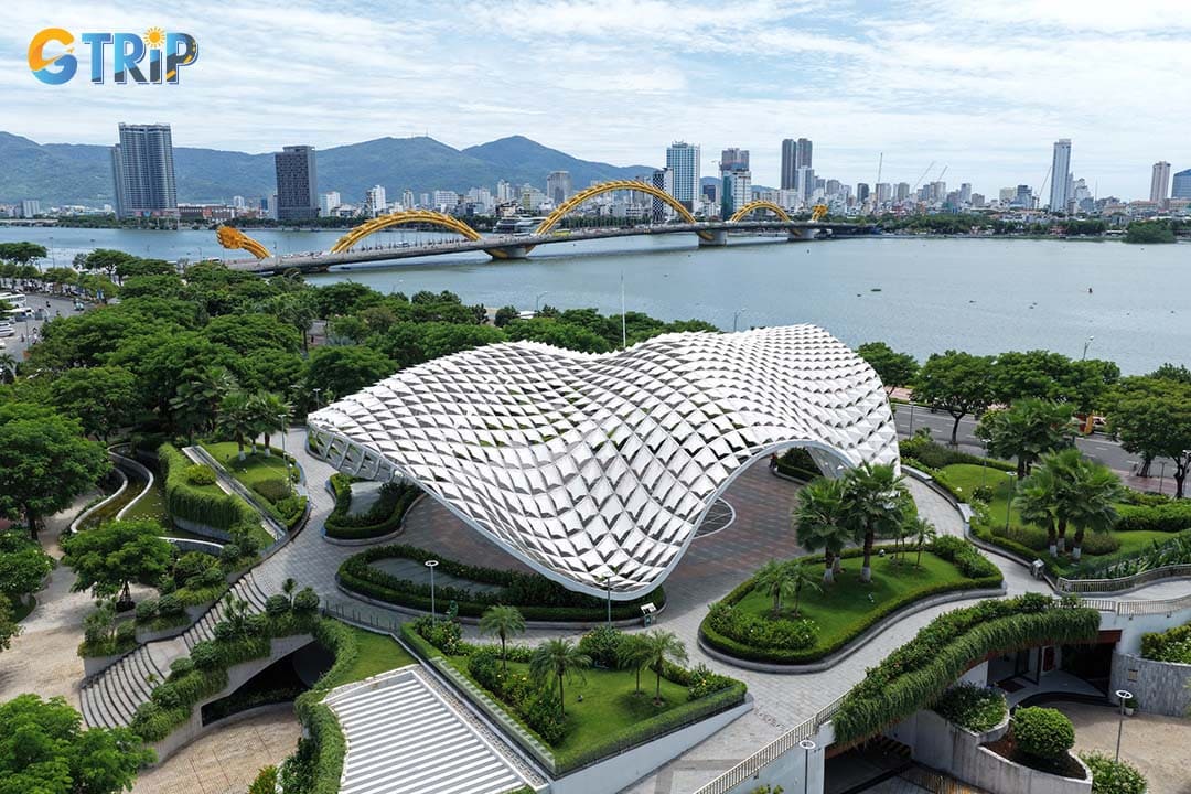 APEC Park is a modern riverside landmark in Da Nang, famous for its striking “flying kite” architecture and symbolic location on the Han River