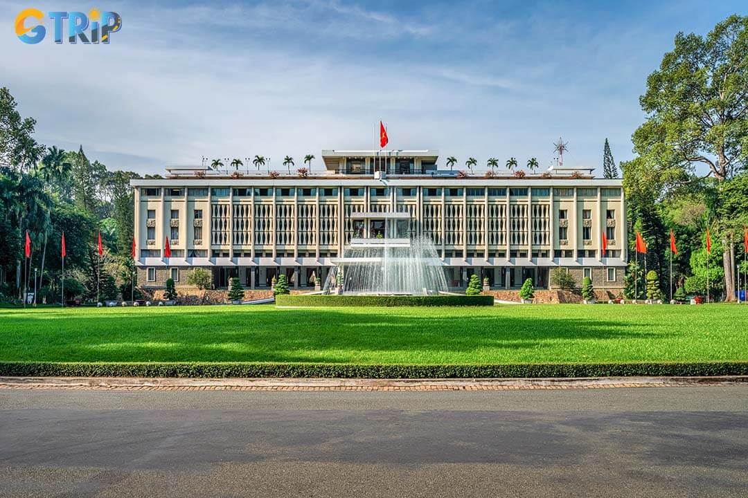 April 30 Park is known for its shaded, lively atmosphere and central location, making it a vibrant hub of local life in Ho Chi Minh City