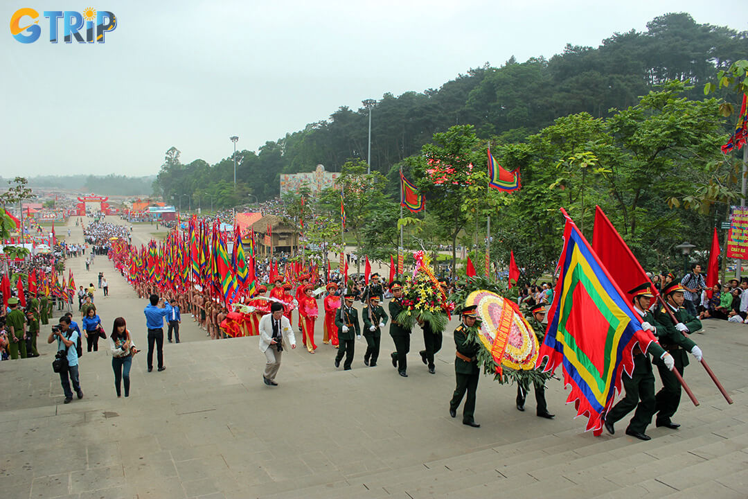 April often overlaps with Vietnam’s third lunar month, bringing traditional festivals like Hung Kings’ Day offering deep insight into local culture and ancestral traditions