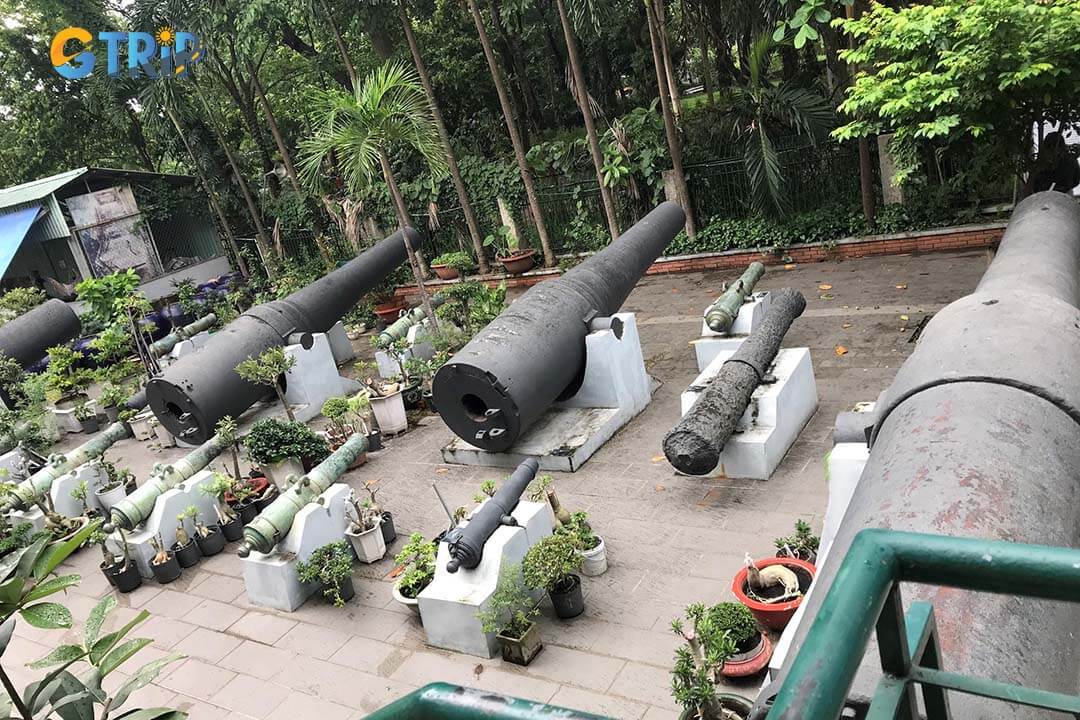 Area 11 showcases the evolution of cannons from 14th-century Europe to the late 19th century, highlighting their design, materials, and increasing firepower