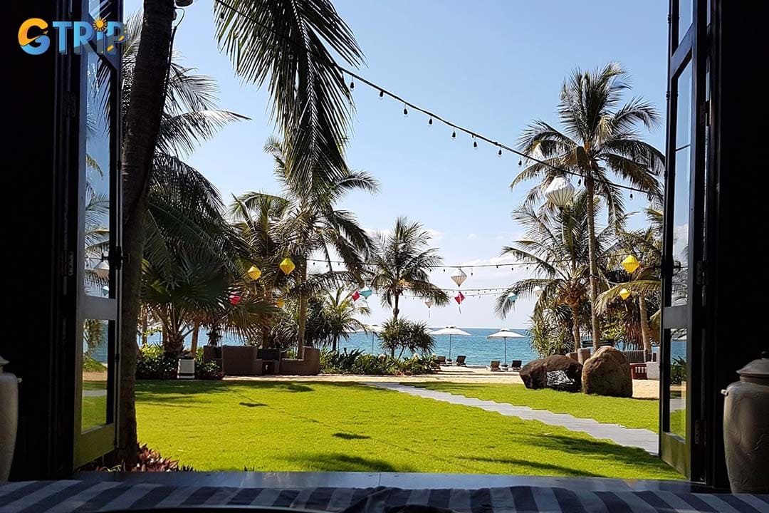 As Bai Bac Beach is part of the InterContinental Da Nang Sun Peninsula Resort, public access is restricted, and the best way to visit is by staying at the resort