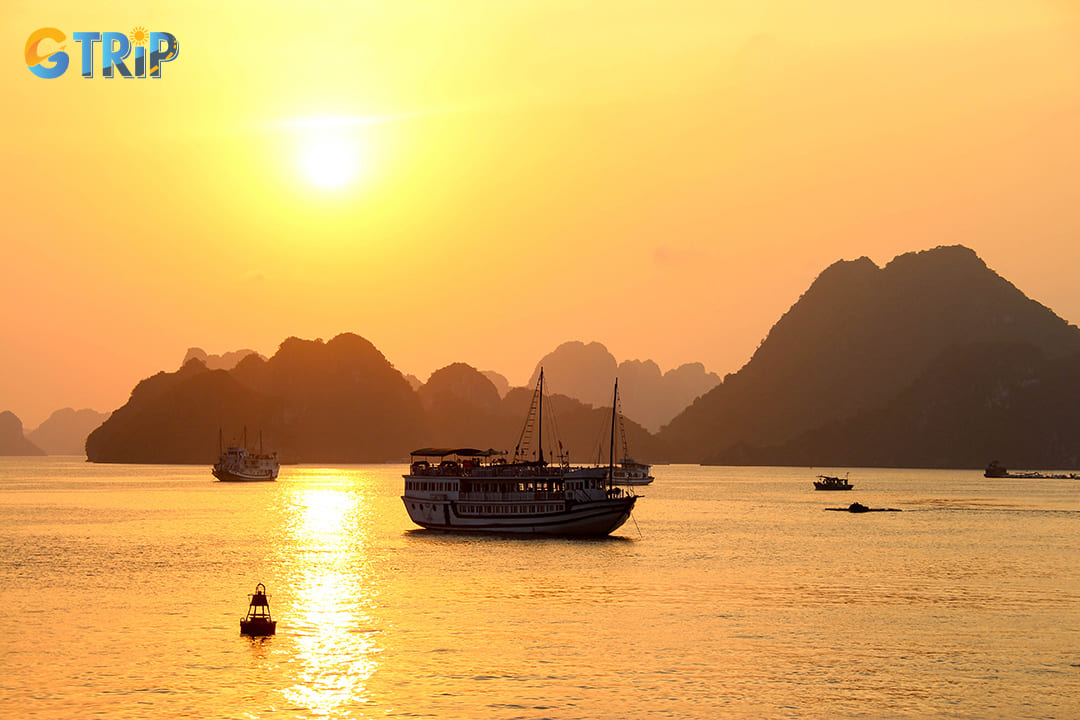 As the afternoon transitions into the evening, take a relaxing Ha Long Bay sunset cruise