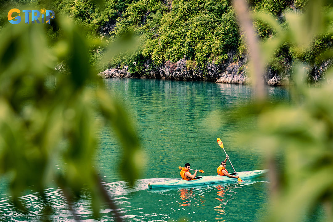 As you paddle, you’ll experience the island’s serene surroundings