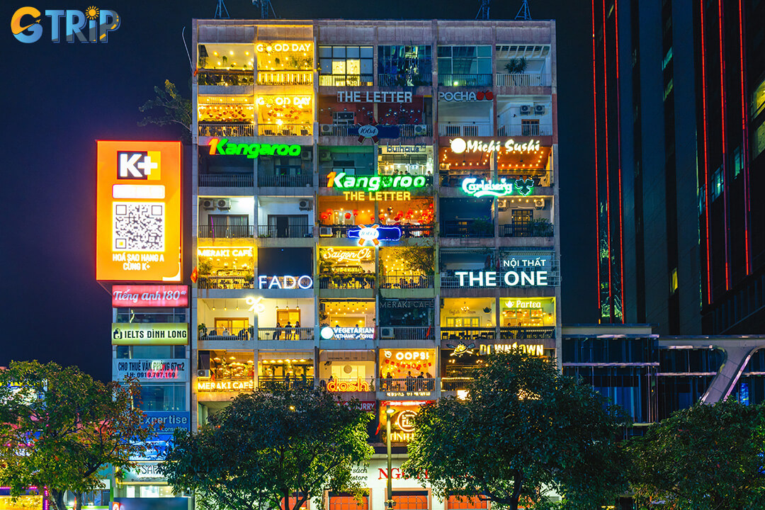 August days in Ho Chi Minh City start sunny, bring short afternoon storms, and end with cooler, lively evenings perfect for explorin