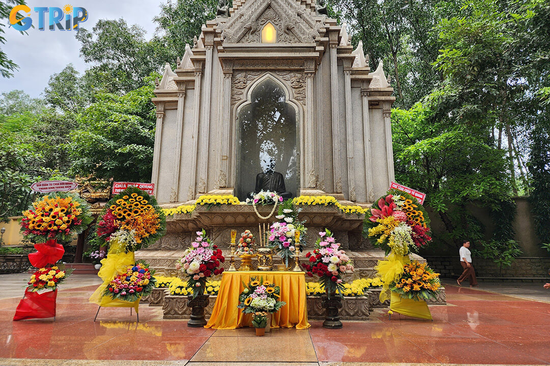 Paying respect at the Gotama Cetiya stupa, offers a serene, humbling experience of quiet reflection and deep devotion
