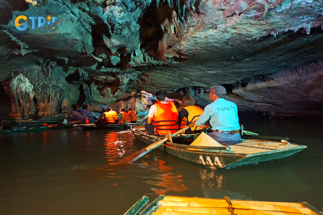 Boat tour at Ba Giot Cave or Three Drops Cave