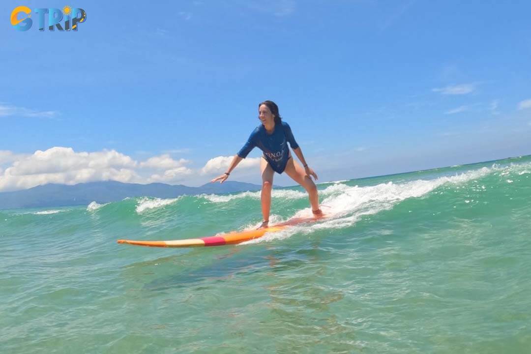 Bac My An is a beginner-friendly surfing spot with manageable waves, nearby surf schools, and a relaxed atmosphere ideal for catching your first wave