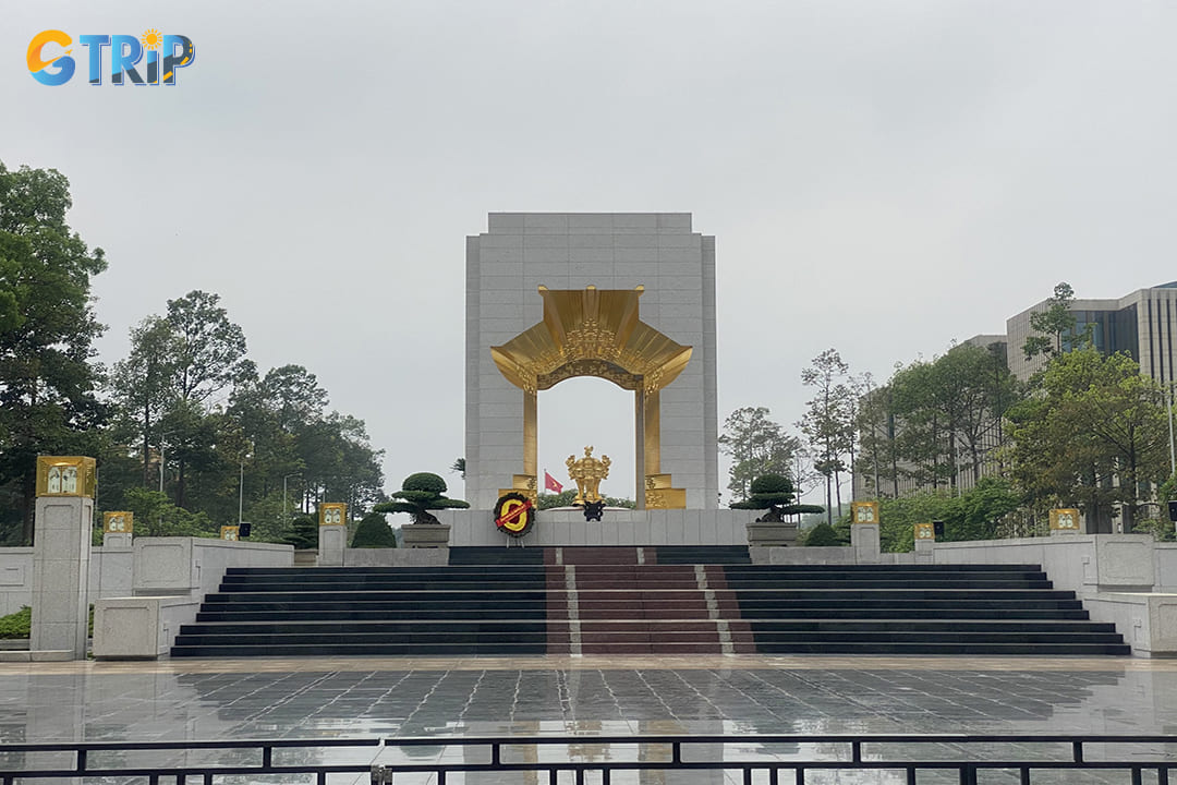 Bac Son Monument commemorates the revolutionary martyrs who sacrificed their lives for Vietnam's independence