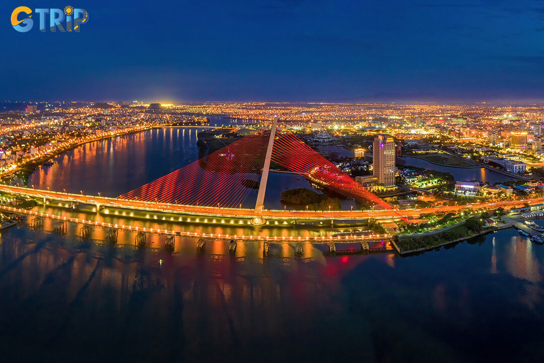 Bach Dang Walking Street sits at the heart of the city, placing you within an easy walk of parks, historic bridges, museums, and many of Da Nang’s most iconic landmarks