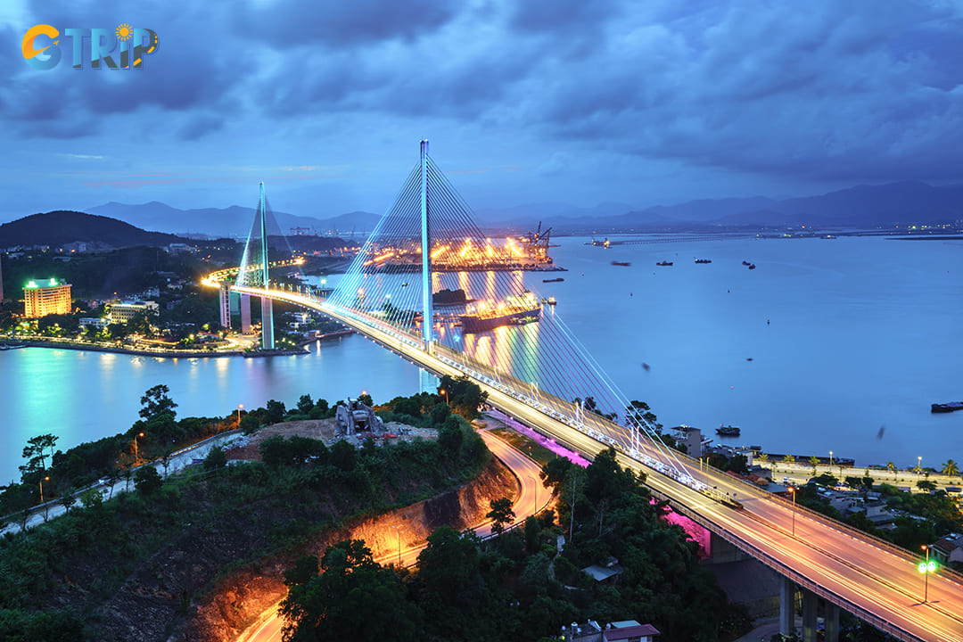 Bai Chay is a diamond-shaped island and a ward located in Ha Long City