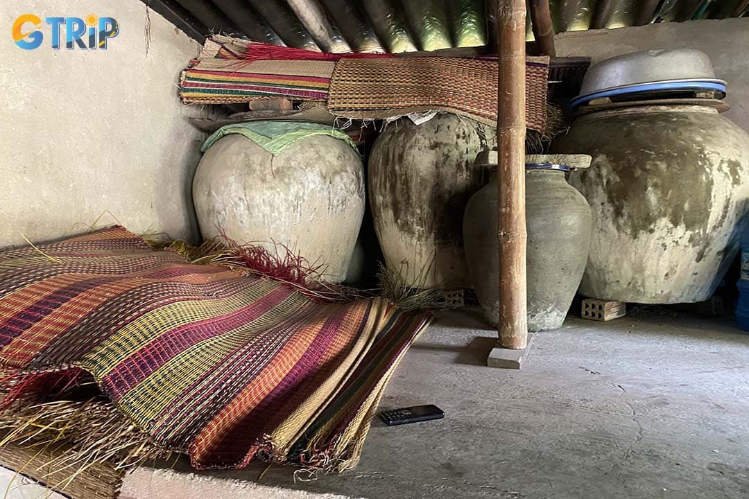Ban Thach Mat-Weaving Village is a peaceful and authentic cultural stop that showcases the perseverance of traditional handicrafts in rural Vietnam