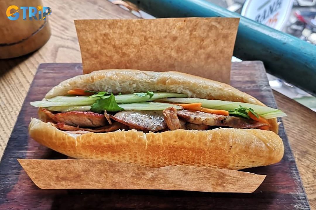 Banh mi Long Hoi is a favorite choice for both locals and tourists